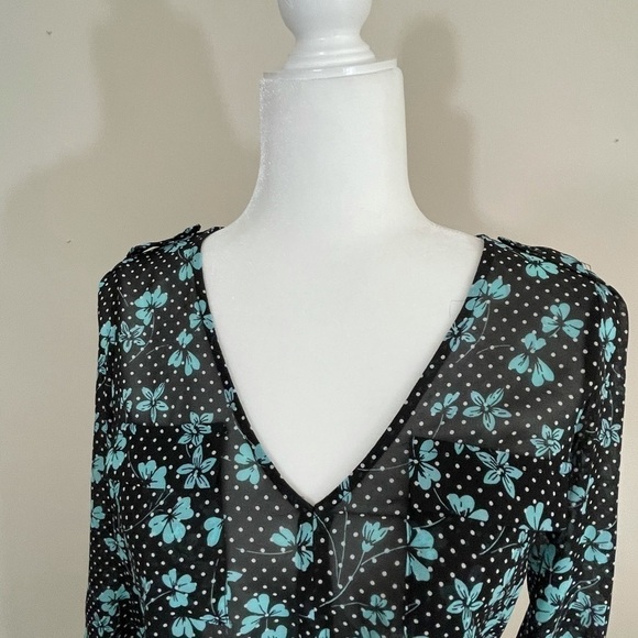 Candies sz sm silky top black with green print - Picture 2 of 9